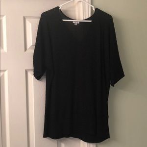 Short sleeve v-neck top